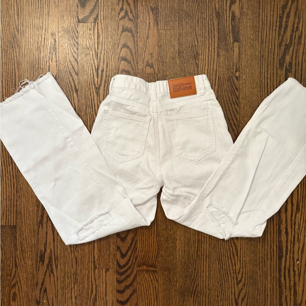 Women's White Jeans - Picture 3 of 4